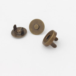 Round magnetic with wings 18x4